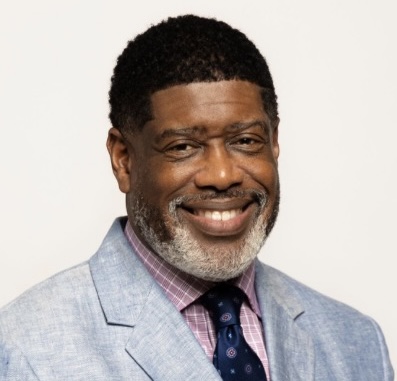 Bishop Derrick McRae headshot