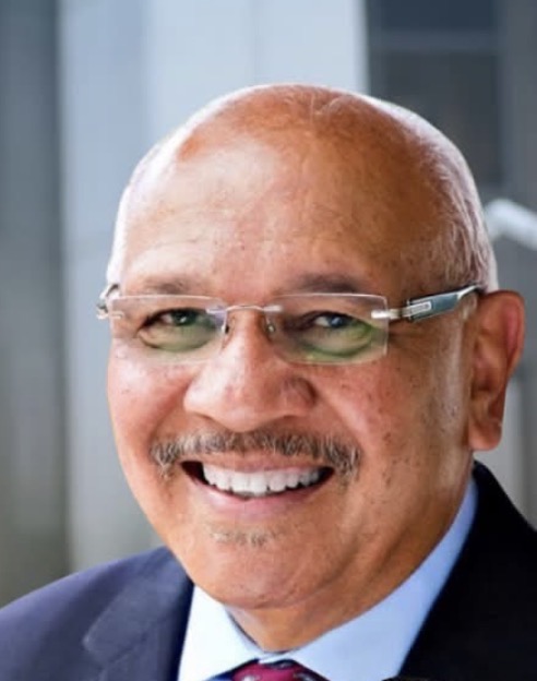 Vic Torres headshot